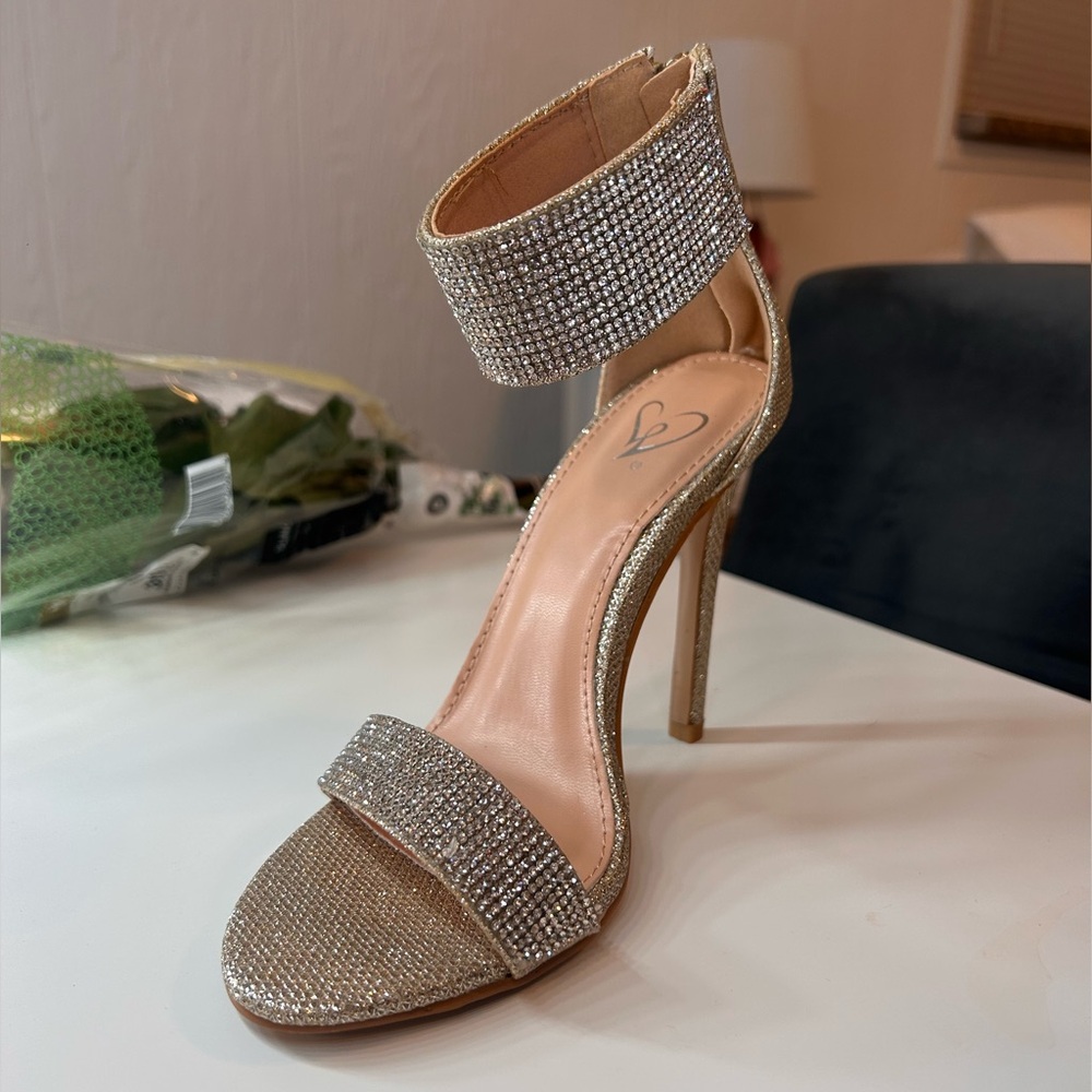 Windsor shiny heels